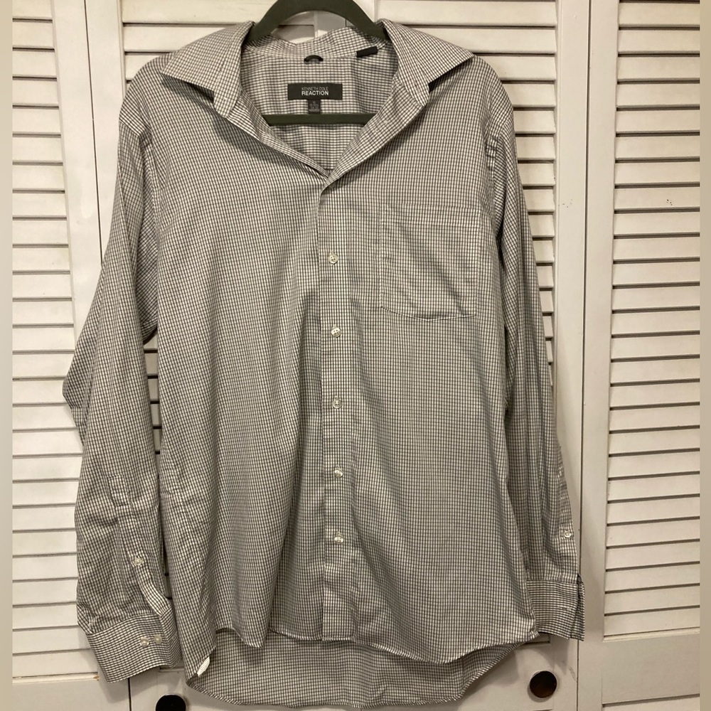 Kenneth Cole Reaction White And Black Button Down Shirt Size Medium